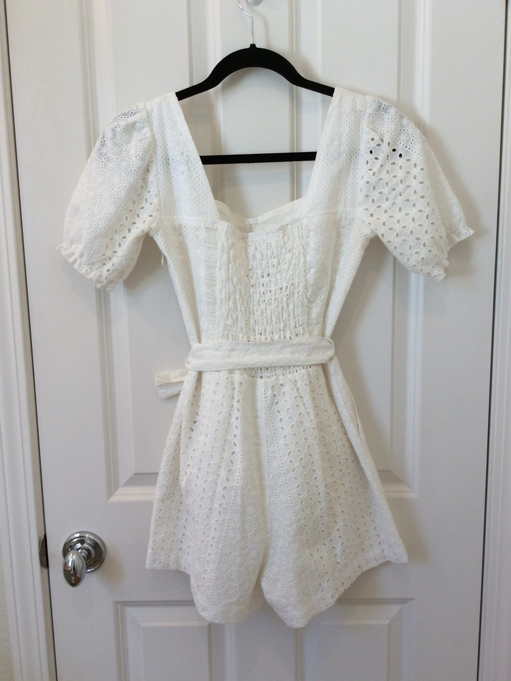 Blank NYC White Eyelet Puff Sleeve Romper - Picture 5 of 9
